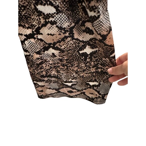 π 2/$30 π Snake Print Womens Bell Bottom Pants - Milk & Honey Brand Size S - Picture 5 of 8